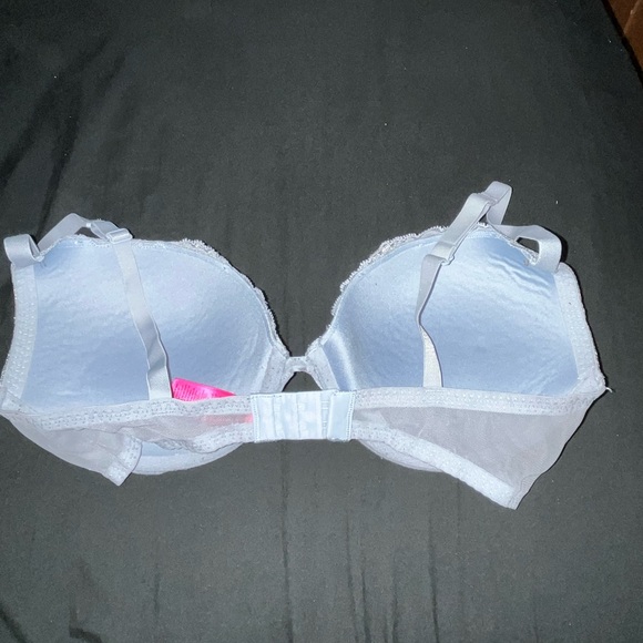 La Senza bra. Size 32DD. - Picture 2 of 4
